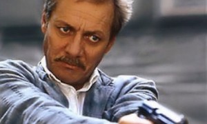 Lars-Erik Berenett som kriminalinspektör Roland Hassel