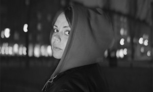 Kyss mig är Alexandra-Therese Keinings första långfilm sedan Hot dog från 2002 med Johanna Sällström i huvudrollen.