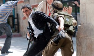 Necati Şaşmaz låter jänkarna smaka på sin egen medicin i Valley of the wolves