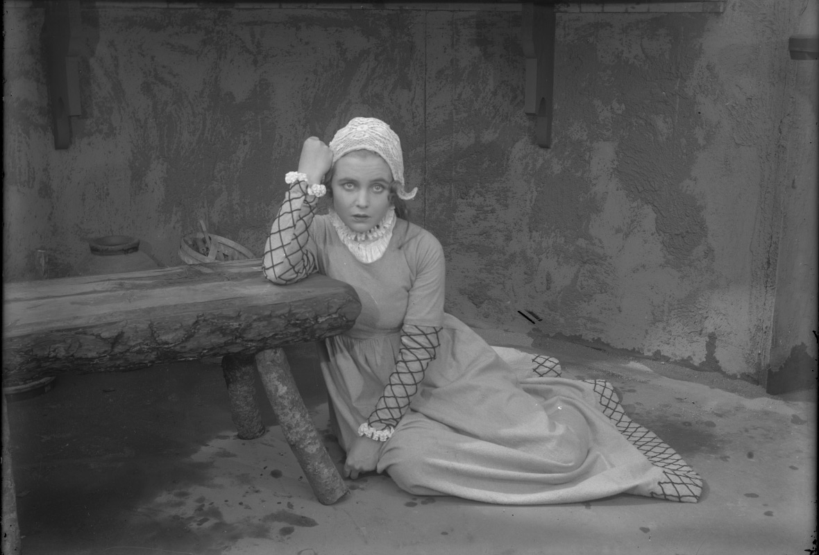 Mary Johnson som Elsalill i Herr Arnes pengar (1919).