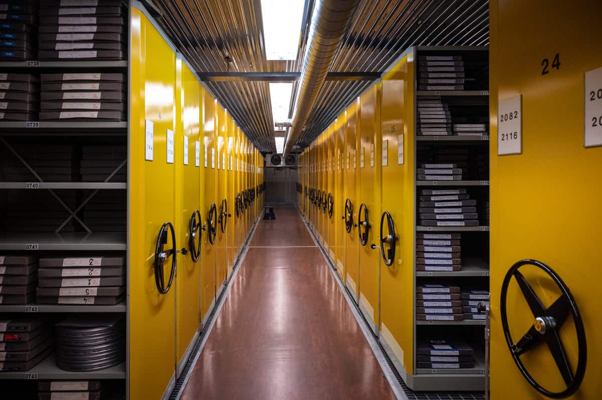 Filmarkivet är ett av världens äldsta och samlingarna består av knappt 32 000 titlar, varav de flesta är analoga. Foto: Vanni Jung Ståhle